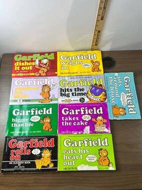 Vintage Garfield Jim Davis Comic Strip Books Lot of 9 Paperback 1980s